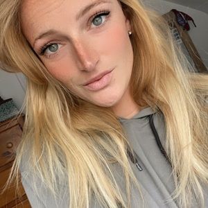 Meet your Posher, Maegan